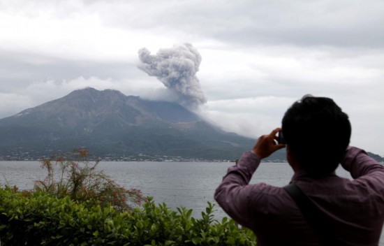 日本吐噶喇列岛最近20余天发生超2000次地震