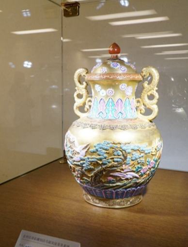 清三代彩绘瓷器珍宝巡展日本