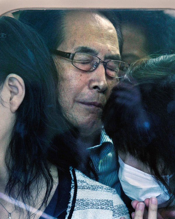 这组名为《东京压缩》的照片是德国艺术家迈克尔·沃尔夫费时15年