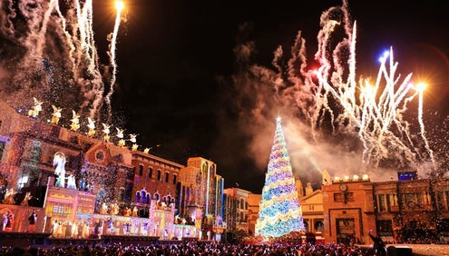 大阪：32万盏彩灯装饰圣诞树 创世界纪录