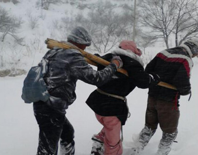 新闻策划：长城暴雪围困日本游客