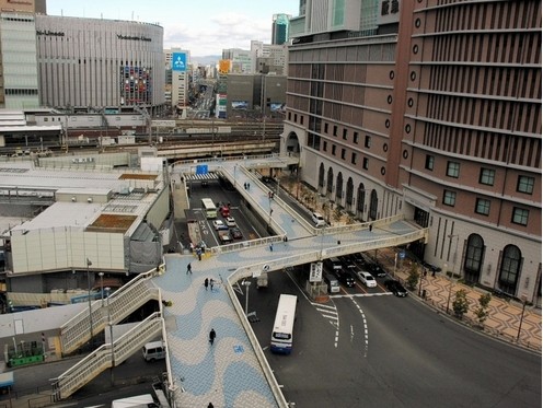 日本大阪:125座人行过街天桥出售命名权