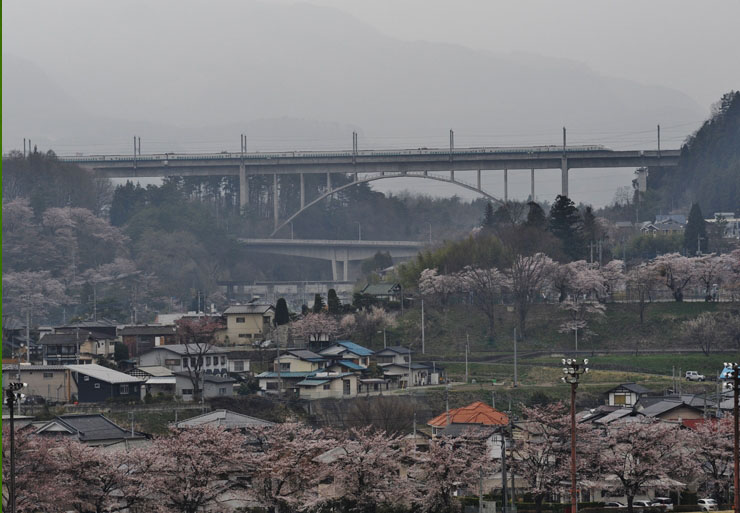中国记者零距离观察日本铁路 冰冷铁路展尽文