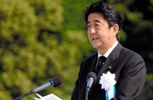 日本和平纪念日频现右倾言论 安倍再为参拜辩解