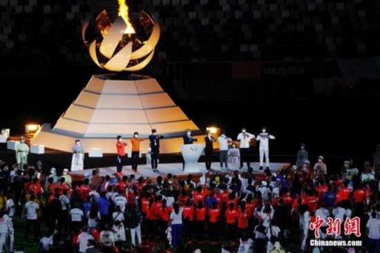 8月8日，第32届夏季奥林匹克运动会闭幕式在日本东京举行。图为闭幕式现场。<a target='_blank'  data-cke-saved-href='http://www.chinanews.com/' href='http://www.chinanews.com/'><p  align=