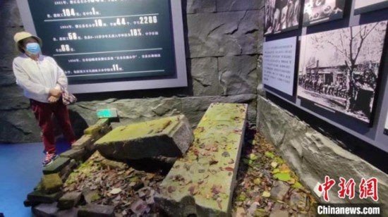 磐石市抗日斗爭紀念館展品成為日本侵略者實施奴化教育的最新証據 石洪宇 攝