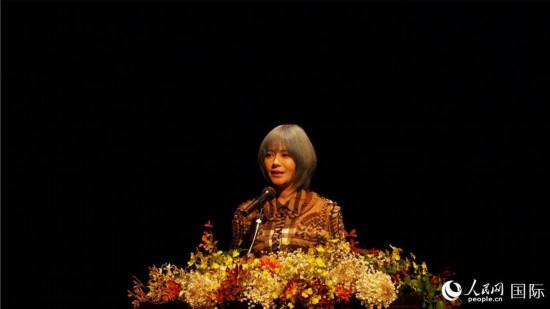 10月25日，日本演員真木陽子致辭。吳穎攝